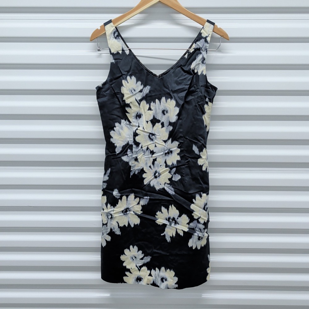 Ann Taylor LOFT Size 6 Women Black Floral V-Neck Ruched Sheath Cocktail Dress — photo 2
